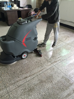 洗地機(jī)和掃地機(jī)在商場(chǎng)超市醫(yī)院工廠車間中的應(yīng)用