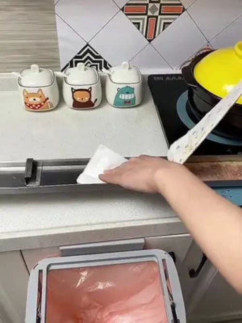 告別油煙機(jī)清洗煩惱！超實用的吸油棉讓廚房清潔更輕松